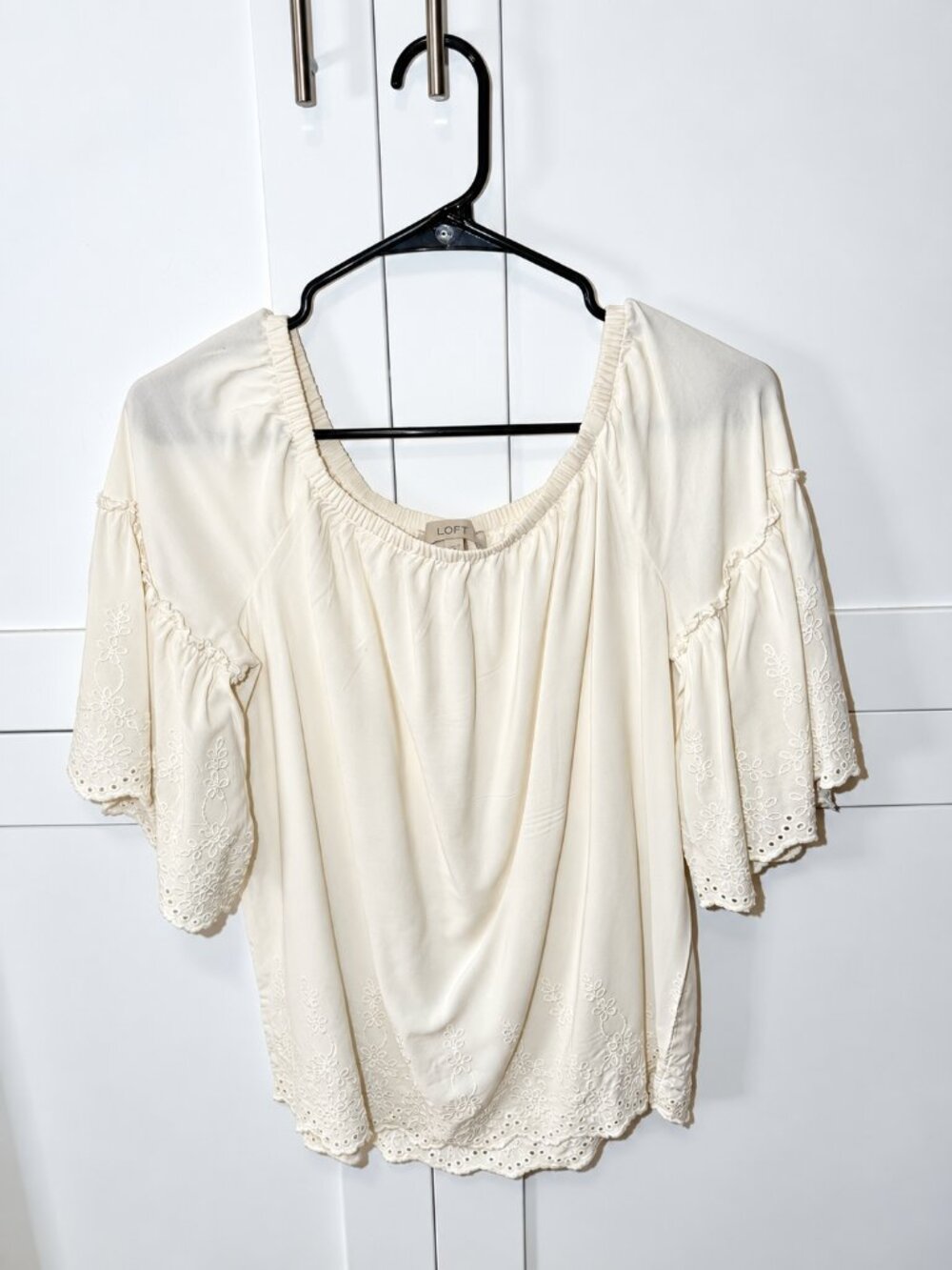 LOFT by Ann Taylor - Ivory Embroidered Eyelet Bell Sleeve Blouse – Size Small
